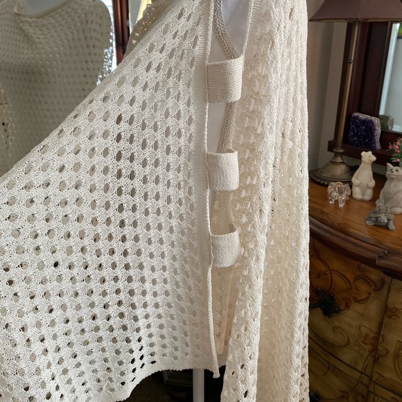 Chicos Elegant White Knit Sweater - Picture 4 of 11